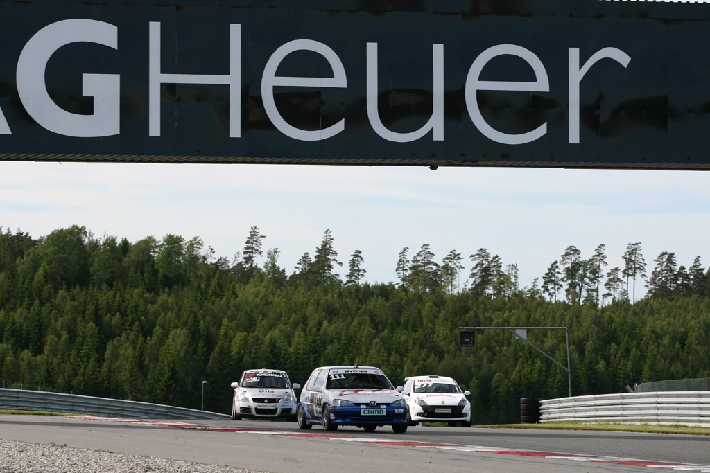 DEC den lille klasse er ude på den store bane.
(Foto: Motorsporten.dk)
